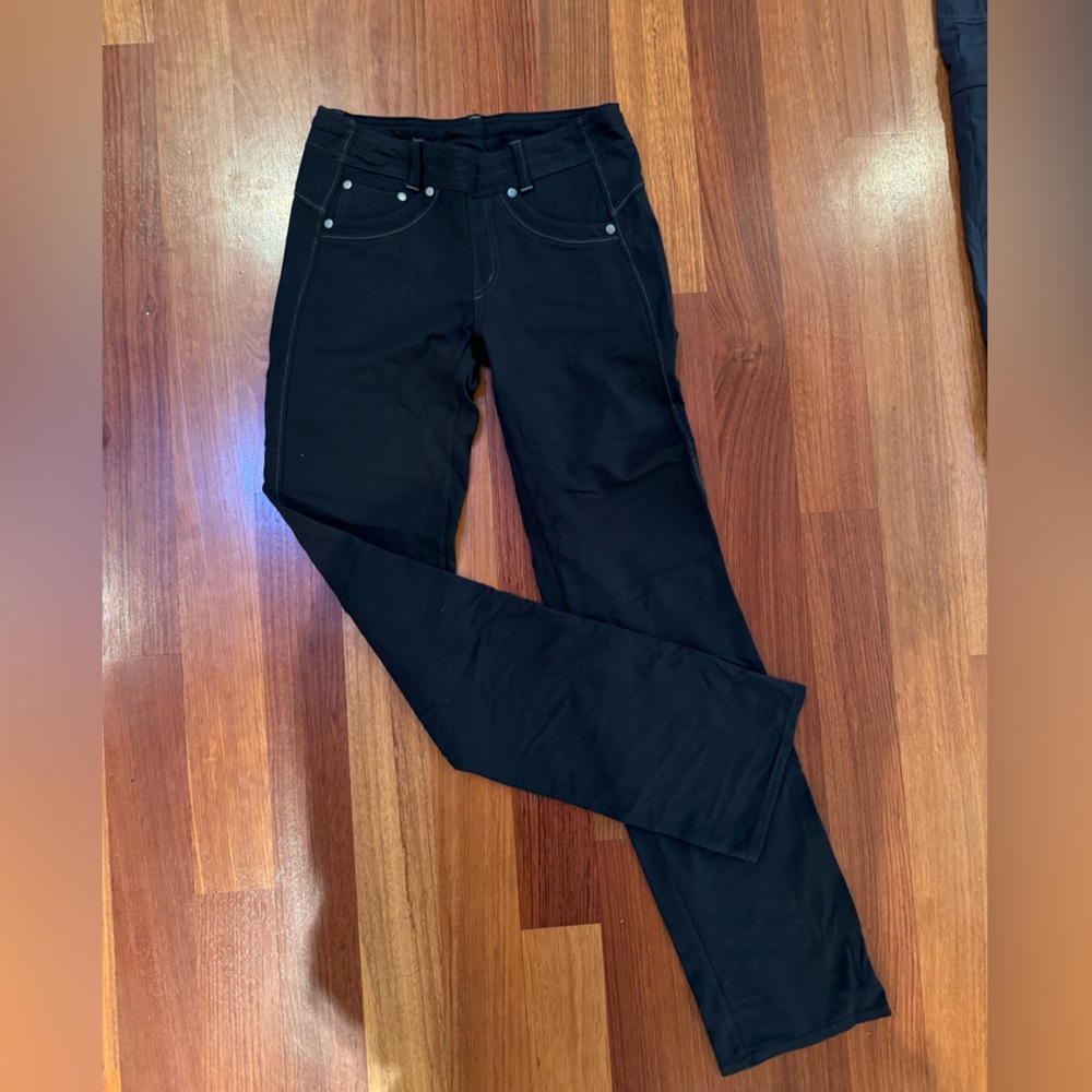 Kuhl Mova Skinny Pant sz 2 Short